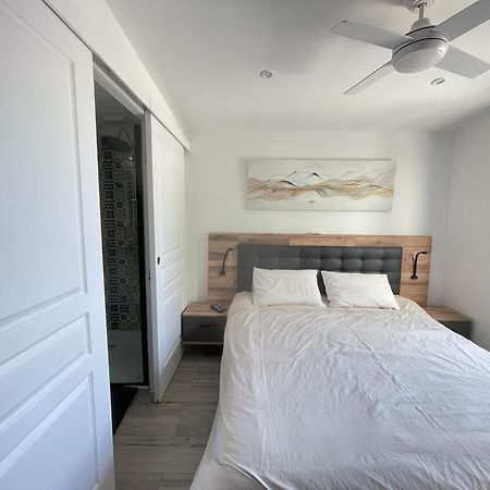 Charmante Villa Avec Piscine Dans Les Canaux Empuriabrava Extérieur photo